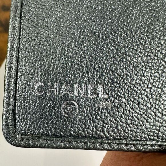 Chanel CC Leather Notebook Holder Silver - Picture 11 of 16